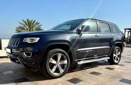 Grand Jeep Cherokee 5.7L V8 Overland top spec