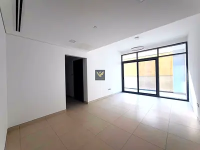 Modern 1 Bedroom | Balcony & Pool | Road View