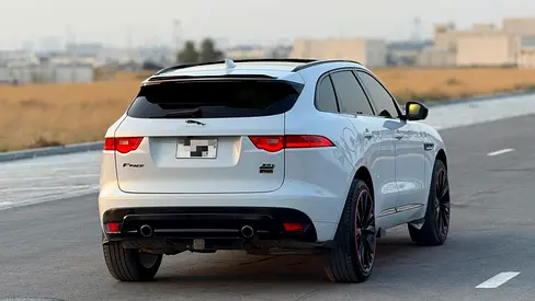 صورة 6 لـ 2017 Jaguar F-PACE