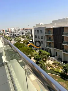 LUXURY APPOINTMENT SPECIOUS STUDIO FOR SALE 450K WITH BULCONEY GYM POOL AND PARKING PARIM LOCATION (