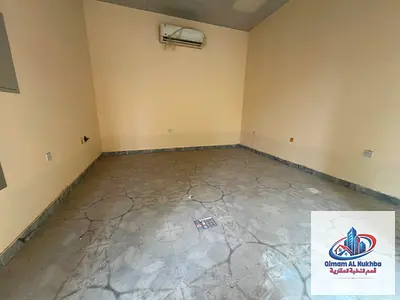 Shop for rent in Al Naba'ah, Sharjah. Spacious, prime location for all businesses, AED 8,999/yr, fl