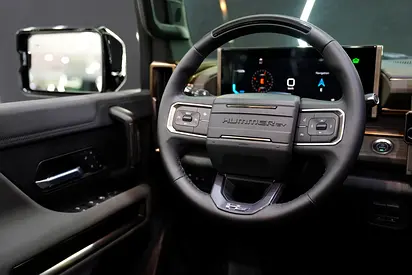 صورة 5 لـ 2024 GMC HUMMER
