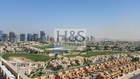 Golf View Studio | Frankfurt Sports Tower | Pool Access