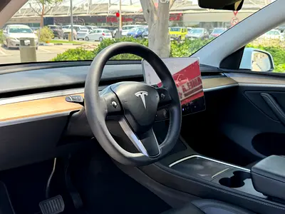 Tesla Model Y Long Range, миниатюра 10