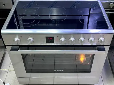 Bosch brand 5 burner electric cooker 90cm like new condition perfect working