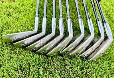 Set of 9 Right-Handed Top Flite graphite shaft Golf Irons - Used, (3-S)