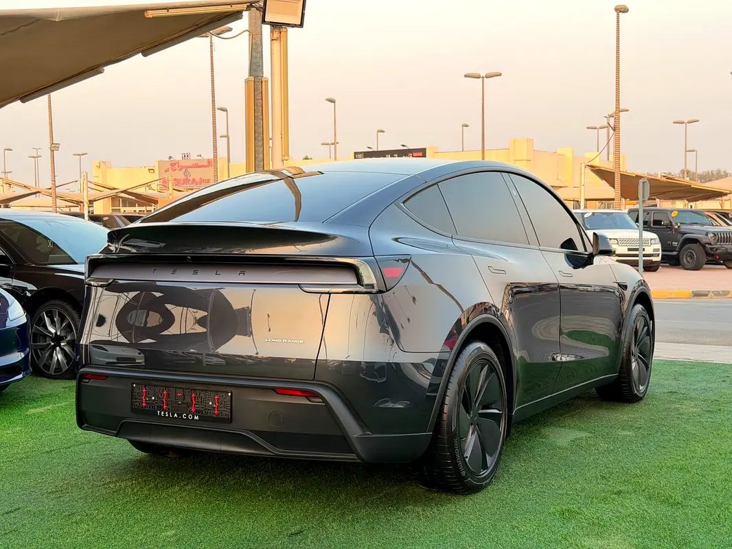 Tesla Model Y 2026