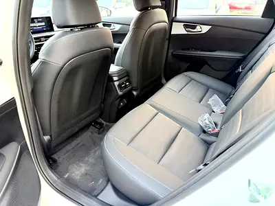 صورة 13 لـ 2025 KIA K3