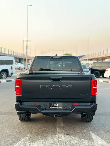 2025 RAM 1500 photo 8
