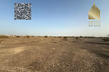 Residential land ,Manama 8 close to the main road