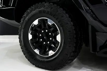 صورة 16 لـ 2024 GMC HUMMER