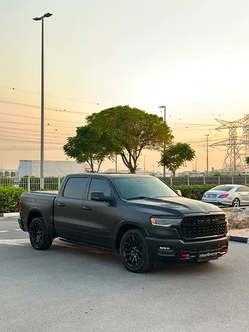 2025 RAM 1500 photo 2