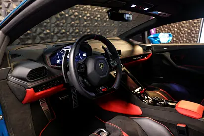 صورة 9 لـ 2023 Lamborghini HURACAN