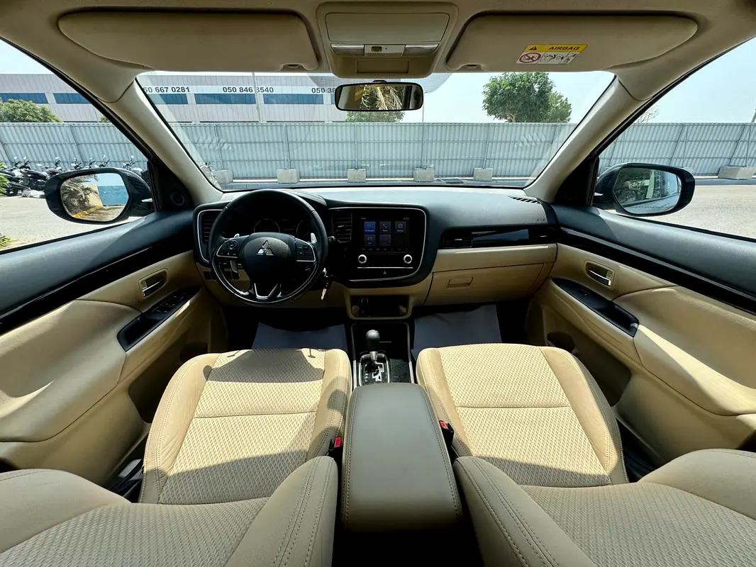 Mitsubishi Outlander 2023