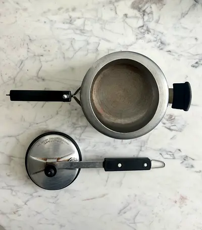 Aluminium Inner Lid Pressure Cooker