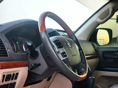 صورة 10 لـ 2013 Toyota LAND CRUISER