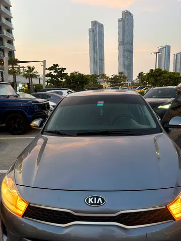 2018 KIA RIO 照片 2