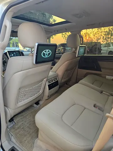 صورة 11 لـ 2019 Toyota LAND CRUISER