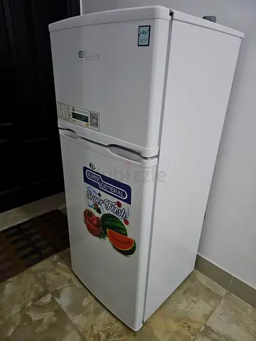 Compact Super General Top-Freezer Refrigerator - Very Good Condition