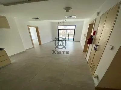 Modern Living |Pool View |Kitchen Appliances