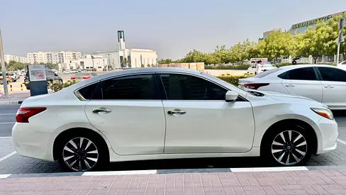 2017 Nissan ALTIMA 照片 3