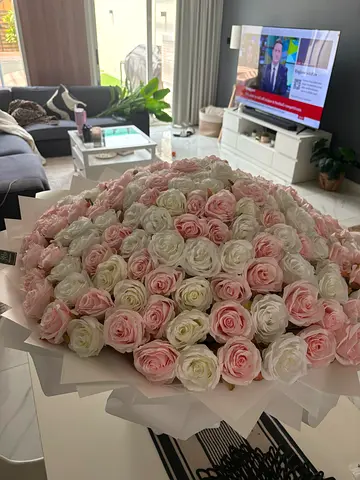 Everlasting roses