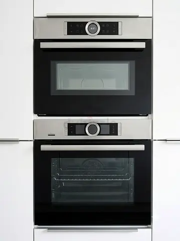 Bosch Series 8 Built-In Oven & Microwave Set – Excellent Condition