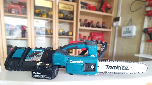 Makita DUC 254 Cordless Chain Saw 18v Brushless
