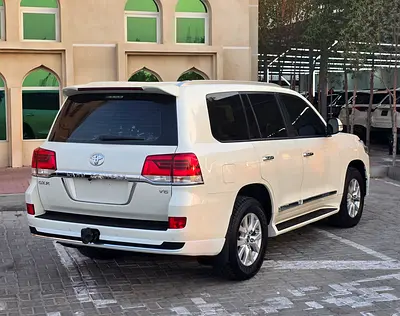 صورة 6 لـ 2019 Toyota LAND CRUISER