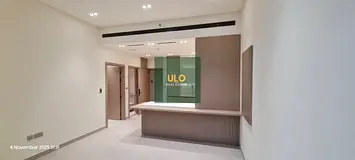 Skyline View 1BR | Modern Open-Plan | Pool & Balcony