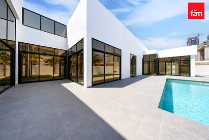 Suburban villa for family, easy access to the city