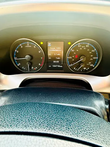 2017 Toyota RAV 4 — миниатюра 9