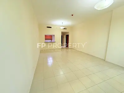 Huge Layout || Spacious Unit || Chiller Free