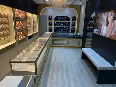 Retail Displays, Shop Counters, and Custom Commercial Carpentry Works