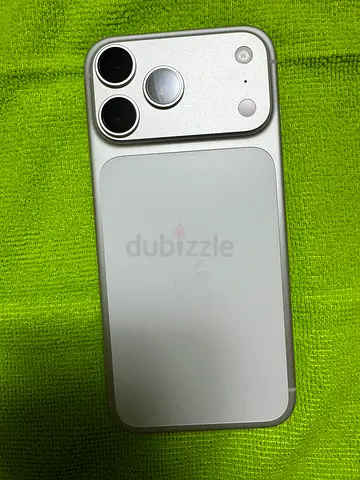 i phone 17 pro max MFYMAZA/A HK Dual sim White 256 Gb 100% health 20 cycles