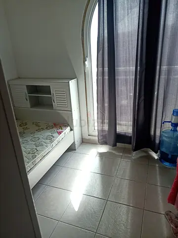 Neet and clean bed space for females