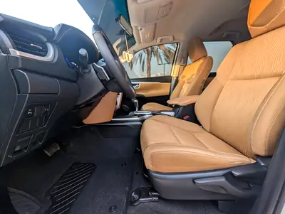 2019 Toyota FORTUNER — фото 12