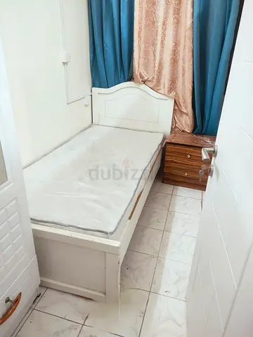 Neat and clean ladies partition for rent in al majaz 1, king faisal street