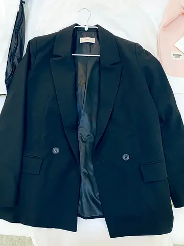 Black Women's Blazer - Size Unknown, Classic Tailored Style