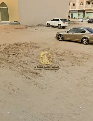 للبيع أرض سكنية تجارية في البوطينة – حي الشرق – الشارقة  فرصة استثمارية مميزة لامتلاك أرض سكنية تجارية في موقع حيوي بمنطقة البوطينة، قريبة من الشارع