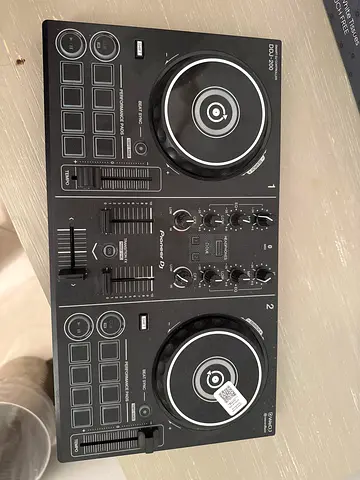 Pioneer DDJ-200 controller