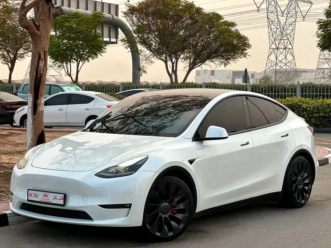 Tesla Model Y 2023