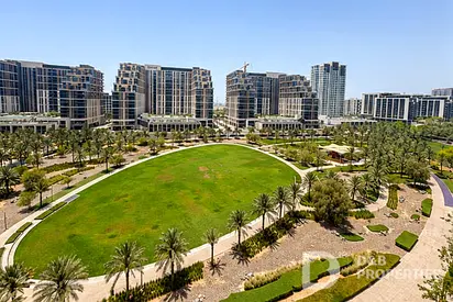 Park & Pool View | Vacant | Corner Unit