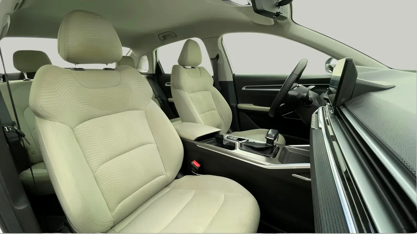 Geely Emgrand 2024