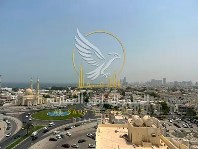 غرفة وصالة بمنطقة البوطينة للايجار السنوي مساحة واسعة جدا مع تكييف مركزي واطلالة بحرية مفتوحة  مناسبة للعائلات
