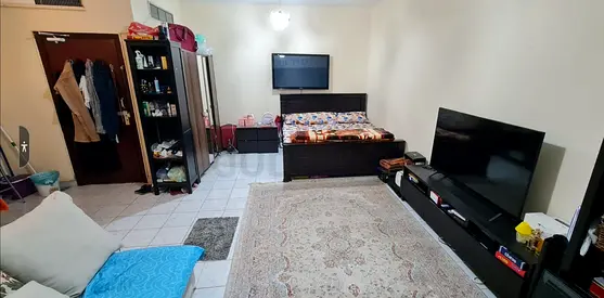Luxury Large Fully Furnished Room Available