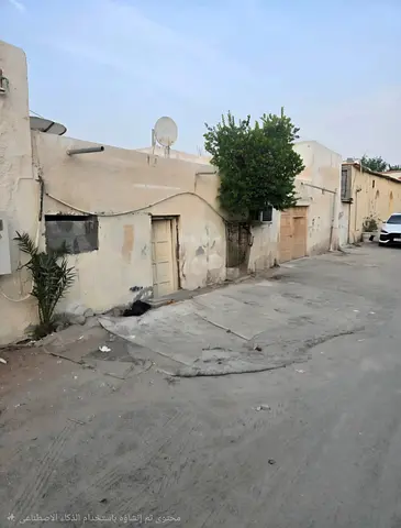 للبيع بيت شعبي بمنطقة القادسيه بالشارقة