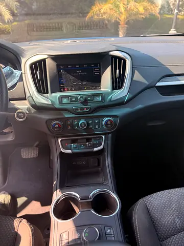 2024 GMC TERRAIN 照片 8