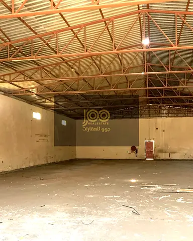80-amp electricity supply; suitable for industrial and commercial activities; includes an office and a bathroom.