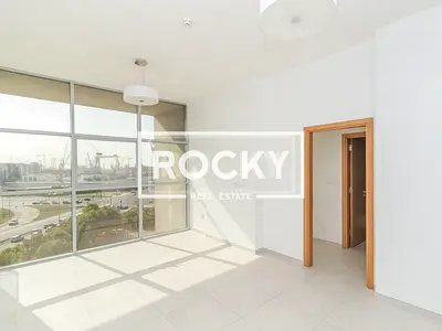 SPACIOUS 1 BHK IN AL RAFFA | NEAR AL MINA ROAD | LAUNDRY ROOM | FULL AMENITIES